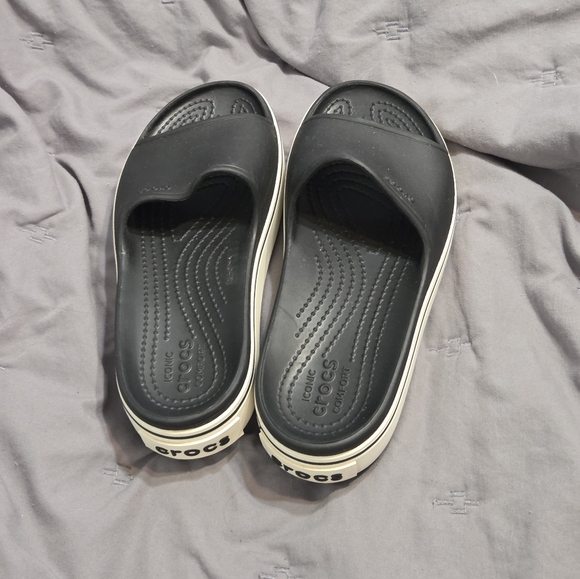 Crocs Classic Black Iconic Comfort Slides Platform Zooey Deschanel women size 6